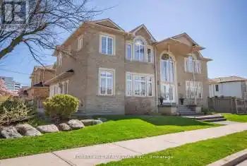 18 Highland Hill, Toronto (Yorkdale-Glen Park), Ontario M6A2P8, 5 Bedrooms Bedrooms, ,5 BathroomsBathrooms,All Houses,For Sale,Highland,W12054033