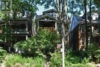 163 Parkside Drive Unit# Lower-D, Toronto (Roncesvalles), Ontario M6P2G3, 3 Bedrooms Bedrooms, ,1 BathroomBathrooms,All Houses,For Rent,Parkside,W12056517