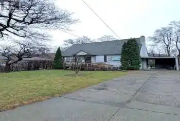 33 Kirkland Boulevard, Toronto (Englemount-Lawrence), Ontario M6A1E7, 2 Bedrooms Bedrooms, ,2 BathroomsBathrooms,All Houses,For Sale,Kirkland,C12053160