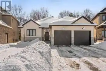 156 Ridge Street, Strathroy-Caradoc (SW), Ontario N7G0G9, 2 Bedrooms Bedrooms, ,2 BathroomsBathrooms,All Houses,For Sale,Ridge,X12054515