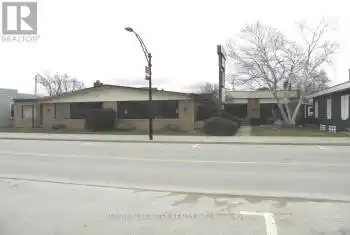 93 Main Street, Lambton Shores (Thedford), Ontario N0M2N0, ,2 BathroomsBathrooms,Commercial,For Sale,Main,X12056849
