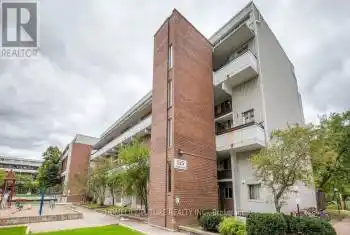 125 Leeward Glenway Unit# 319, Toronto (Flemingdon Park), Ontario M3C2Z6, 4 Bedrooms Bedrooms, ,2 BathroomsBathrooms,All Houses,For Sale,Leeward,C12056848