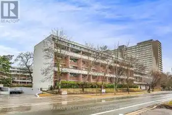 155 Leeward Glenway Unit# 305, Toronto (Flemingdon Park), Ontario M3C3E7, 4 Bedrooms Bedrooms, ,2 BathroomsBathrooms,All Houses,For Sale,Leeward,C12056984