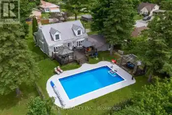 77 Bond Street, Kawartha Lakes (Fenelon Falls), Ontario K0M1N0, 4 Bedrooms Bedrooms, ,2 BathroomsBathrooms,All Houses,For Sale,Bond,X12057085