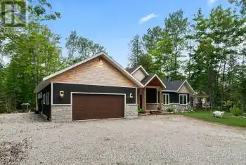 668 BRUCE ROAD 9, South Bruce Peninsula, Ontario N0H2T0, 4 Bedrooms Bedrooms, ,2 BathroomsBathrooms,All Houses,For Sale,BRUCE ROAD 9,X12053236