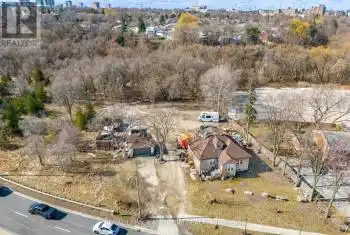 255 Albion Road, Toronto (Elms-Old Rexdale), Ontario M9W3P1, 3 Bedrooms Bedrooms, ,6 BathroomsBathrooms,All Houses,For Sale,Albion,W12056800