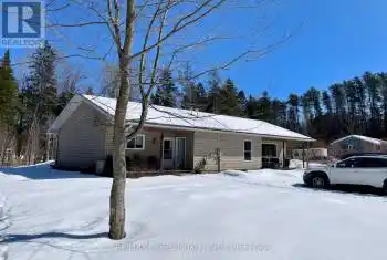 33 Silverdale Drive, Huntsville (Stisted), Ontario P1H2J2, 3 Bedrooms Bedrooms, ,2 BathroomsBathrooms,All Houses,For Sale,Silverdale,X12056459