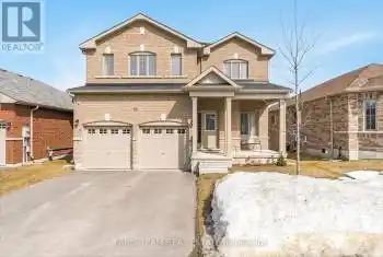 16 Hewson Street, Penetanguishene, Ontario L9M0V7, 4 Bedrooms Bedrooms, ,3 BathroomsBathrooms,All Houses,For Sale,Hewson,S12031561