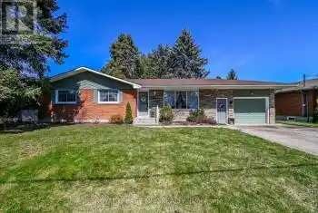 17 Old Coach Road, St. Catharines (437 - Lakeshore), Ontario L2N2P4, 3 Bedrooms Bedrooms, ,2 BathroomsBathrooms,All Houses,For Sale,Old Coach,X12057895