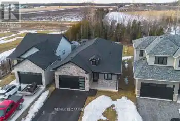 4233 Manson Lane, Lincoln (982 - Beamsville), Ontario L0R1G0, 3 Bedrooms Bedrooms, ,3 BathroomsBathrooms,All Houses,For Sale,Manson,X12046557