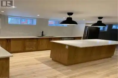 210 MARGARET Avenue Kitchener Ontario N2H4J2