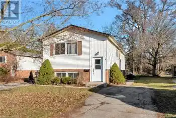 9 CHERRY Street, Simcoe, Ontario N3Y1B3, 6 Bedrooms Bedrooms, ,2 BathroomsBathrooms,All Houses,For Sale,CHERRY,40711971