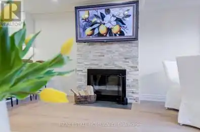 100 Arbors Lane Unit# TH10 Vaughan (West Woodbridge) Ontario L4L7G4