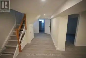 115 South Kings Way, Toronto (High Park-Swansea), Ontario M6S3T5, 2 Bedrooms Bedrooms, ,1 BathroomBathrooms,All Houses,For Rent,South Kings,W12058357