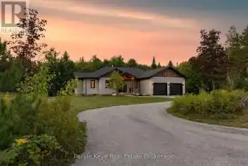 450 FOWLERS Road, Huntsville (Chaffey), Ontario P1H2N5, 4 Bedrooms Bedrooms, ,4 BathroomsBathrooms,All Houses,For Sale,FOWLERS,X12058507