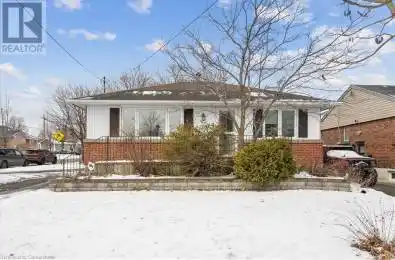 4 FERNWOOD Crescent Hamilton Ontario L8T3L1