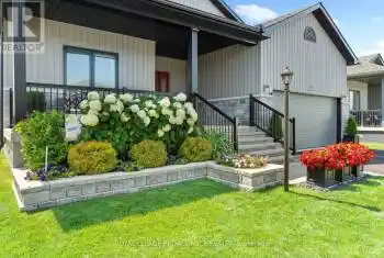 11 Gilbert Crescent, Prince Edward County (Wellington), Ontario K0K3L0, 2 Bedrooms Bedrooms, ,2 BathroomsBathrooms,All Houses,For Sale,Gilbert,X12058840