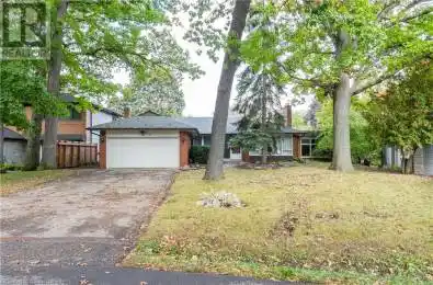 39 FARNINGHAM Crescent Toronto Ontario M9B3B4