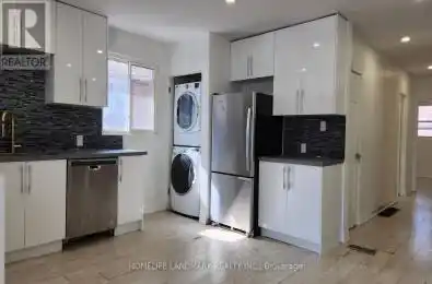 235 Penn Avenue Newmarket (Bristol-London) Ontario L3Y2S4