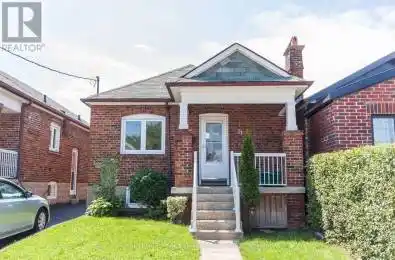 21 Belgravia Avenue Toronto (Briar Hill-Belgravia) Ontario M6E2M4
