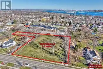 250 Phipps Street, Fort Erie (332 - Central), Ontario L2A2V5, ,Commercial,For Sale,Phipps,X12059518
