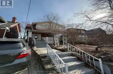 225 Gainsborough Road Toronto (Woodbine Corridor) Ontario M4L3C7