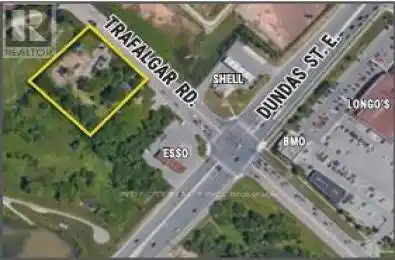 3030* Trafalgar Road Oakville (1008 - GO Glenorchy) Ontario L6H7B9