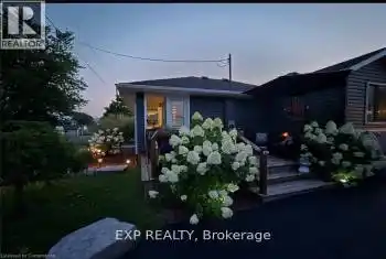 2011 Lakeshore Road, Haldimand (Dunnville), Ontario N1A2W8, 2 Bedrooms Bedrooms, ,1 BathroomBathrooms,All Houses,For Sale,Lakeshore,X12059491