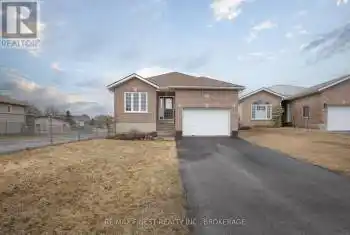 151 Macdougall Drive, Loyalist (54 - Amherstview), Ontario K7N0A2, 3 Bedrooms Bedrooms, ,2 BathroomsBathrooms,All Houses,For Sale,Macdougall,X12059944