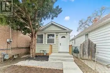 68 Greendale Avenue, Toronto (Rockcliffe-Smythe), Ontario M6N4P6, 2 Bedrooms Bedrooms, ,2 BathroomsBathrooms,All Houses,For Sale,Greendale,W12058954