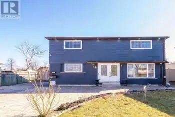 15 Banda Square, Toronto (West Humber-Clairville), Ontario M9V1Z4, 7 Bedrooms Bedrooms, ,3 BathroomsBathrooms,All Houses,For Sale,Banda,W12060040