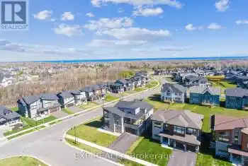 100 Stoneleigh Drive, Blue Mountains, Ontario L9Y5J6, 5 Bedrooms Bedrooms, ,4 BathroomsBathrooms,All Houses,For Sale,Stoneleigh,X12057579