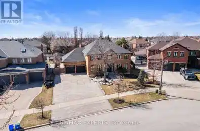 126 Mellings Drive Vaughan (East Woodbridge) Ontario L4L8H3