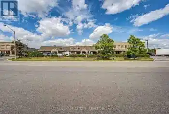 30 Pennsylvania Avenue Unit# 1, Vaughan (Concord), Ontario L4K4A5, ,3 BathroomsBathrooms,Commercial,For Sale,Pennsylvania,N12060791