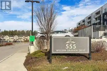 555 William Graham Drive Unit# PH 416, Aurora, Ontario L4G3H9, 2 Bedrooms Bedrooms, ,2 BathroomsBathrooms,Condo,For Sale,William Graham,N12058432