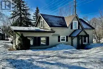 211 Bishop Street, Gravenhurst (Muskoka (S)), Ontario P1P1J5, 5 Bedrooms Bedrooms, ,4 BathroomsBathrooms,All Houses,For Sale,Bishop,X12060068