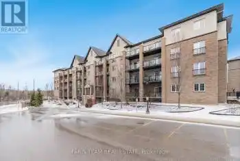 42 Ferndale Drive Unit# 102, Barrie (Ardagh), Ontario L4N2M5, 3 Bedrooms Bedrooms, ,2 BathroomsBathrooms,Condo,For Sale,Ferndale,S12061358