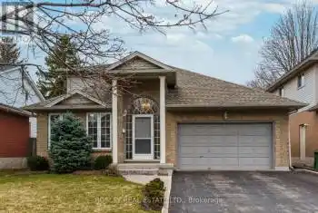 8 Silver Court, Hamilton (Waterdown), Ontario L8B0H9, 3 Bedrooms Bedrooms, ,3 BathroomsBathrooms,All Houses,For Sale,Silver,X12061800