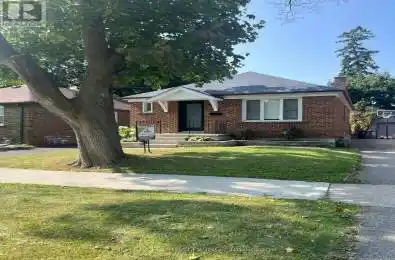 32 Rothsay Avenue Toronto (Stonegate-Queensway) Ontario M8Z4M3