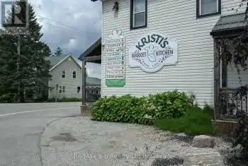 226 MIDDLE TOWNLINE Road, Brant (Burford), Ontario N0E1E0, ,Commercial,For Sale,MIDDLE TOWNLINE,X12062608