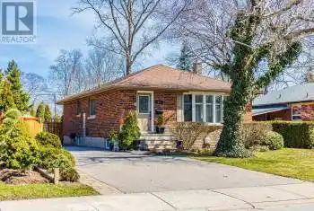 673 Drury Lane, Burlington (Brant), Ontario L7R2X8, 4 Bedrooms Bedrooms, ,2 BathroomsBathrooms,All Houses,For Sale,Drury,W12062551