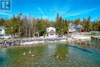 315 Cedar Avenue, Meaford, Ontario N4L1W5, 2 Bedrooms Bedrooms, ,1 BathroomBathrooms,All Houses,For Sale,Cedar,X12062940