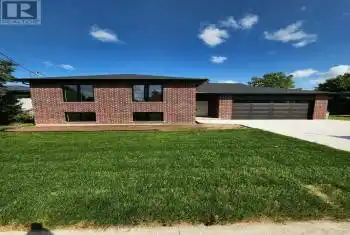 134 King Street, Lambton Shores (Thedford), Ontario N0M2L0, 5 Bedrooms Bedrooms, ,3 BathroomsBathrooms,All Houses,For Sale,King,X12063295