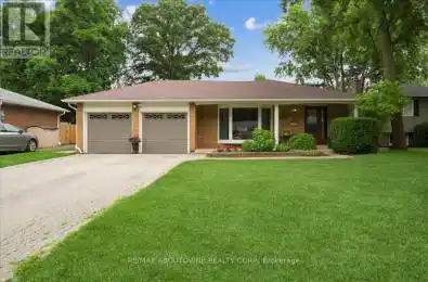 2033 Saxon Road Oakville (1020 - WO West) Ontario L6L2V1