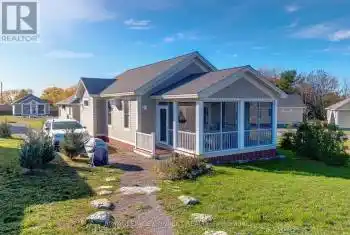 20 Butternut Lane Unit# 98, Prince Edward County (Athol Ward), Ontario K0K1P0, 2 Bedrooms Bedrooms, ,1 BathroomBathrooms,Commercial,For Sale,Butternut,X12063523