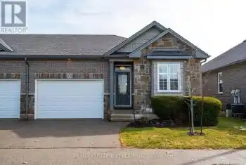 244 Dundas Street Unit# 10, Brant (Paris), Ontario N3L0B4, 3 Bedrooms Bedrooms, ,3 BathroomsBathrooms,All Houses,For Sale,Dundas,X12063353