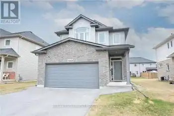 1224 UPPERS Lane, Thorold (560 - Rolling Meadows), Ontario L2V0H1, 4 Bedrooms Bedrooms, ,4 BathroomsBathrooms,All Houses,For Sale,UPPERS,X12064271