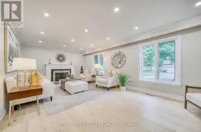 8 Elliotwood Court Toronto (St. Andrew-Windfields) Ontario M2L2P9