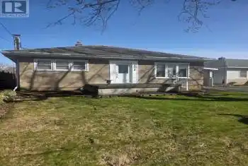 68 Cameron Avenue, Welland (773 - Lincoln/Crowland), Ontario L3B1K2, 3 Bedrooms Bedrooms, ,2 BathroomsBathrooms,All Houses,For Sale,Cameron,X12064628