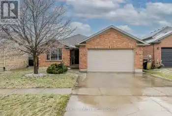 596 Harris Circle, Strathroy Caradoc (NE), Ontario N7G4H3, 5 Bedrooms Bedrooms, ,2 BathroomsBathrooms,All Houses,For Sale,Harris,X12065518
